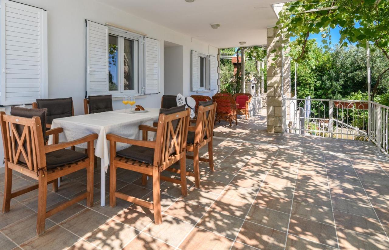 Apartment Mario - Veliki Stan Za Odmor - Terasa- Vrt - Bazen - Pogled More, Izoliran Орашац Экстерьер фото